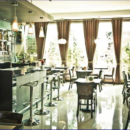 Avitel Hotel Makati City Dış mekan fotoğraf