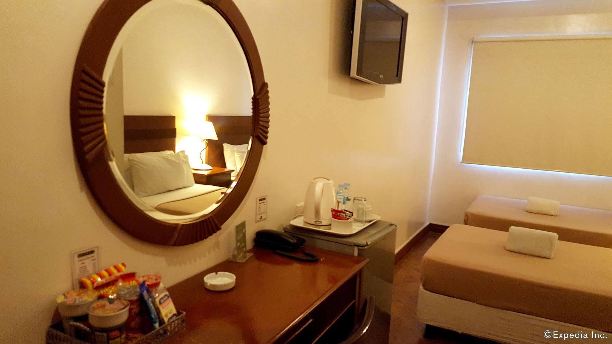 Avitel Hotel Makati City Dış mekan fotoğraf