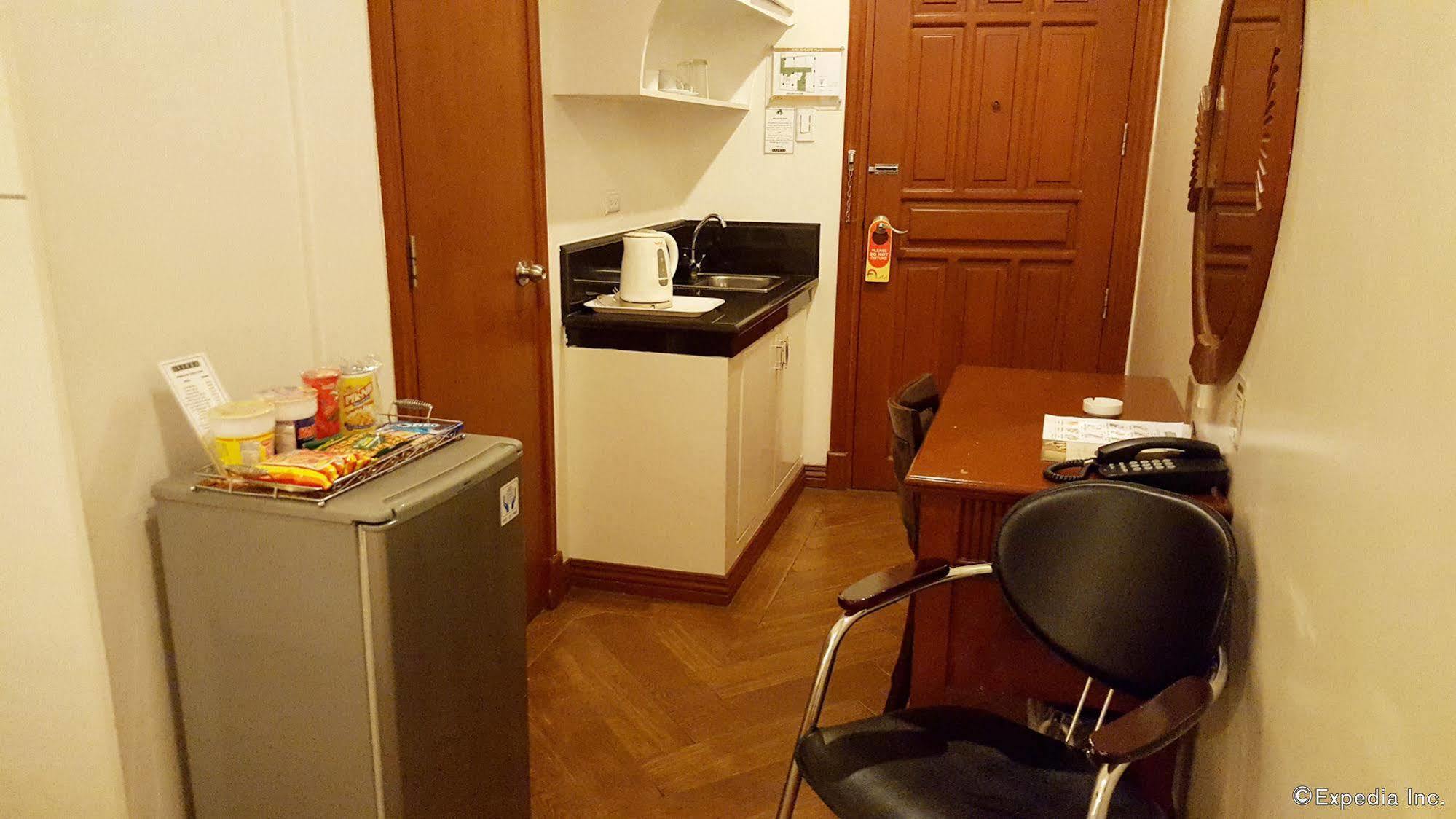 Avitel Hotel Makati City Dış mekan fotoğraf