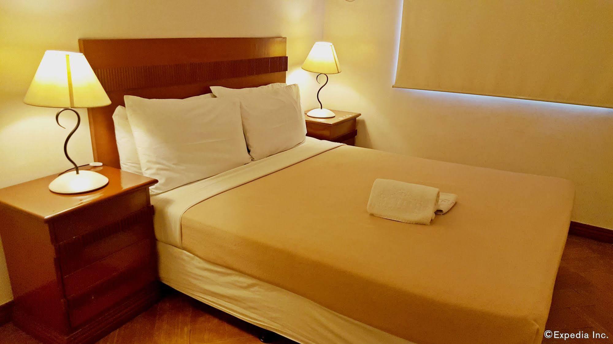 Avitel Hotel Makati City Dış mekan fotoğraf