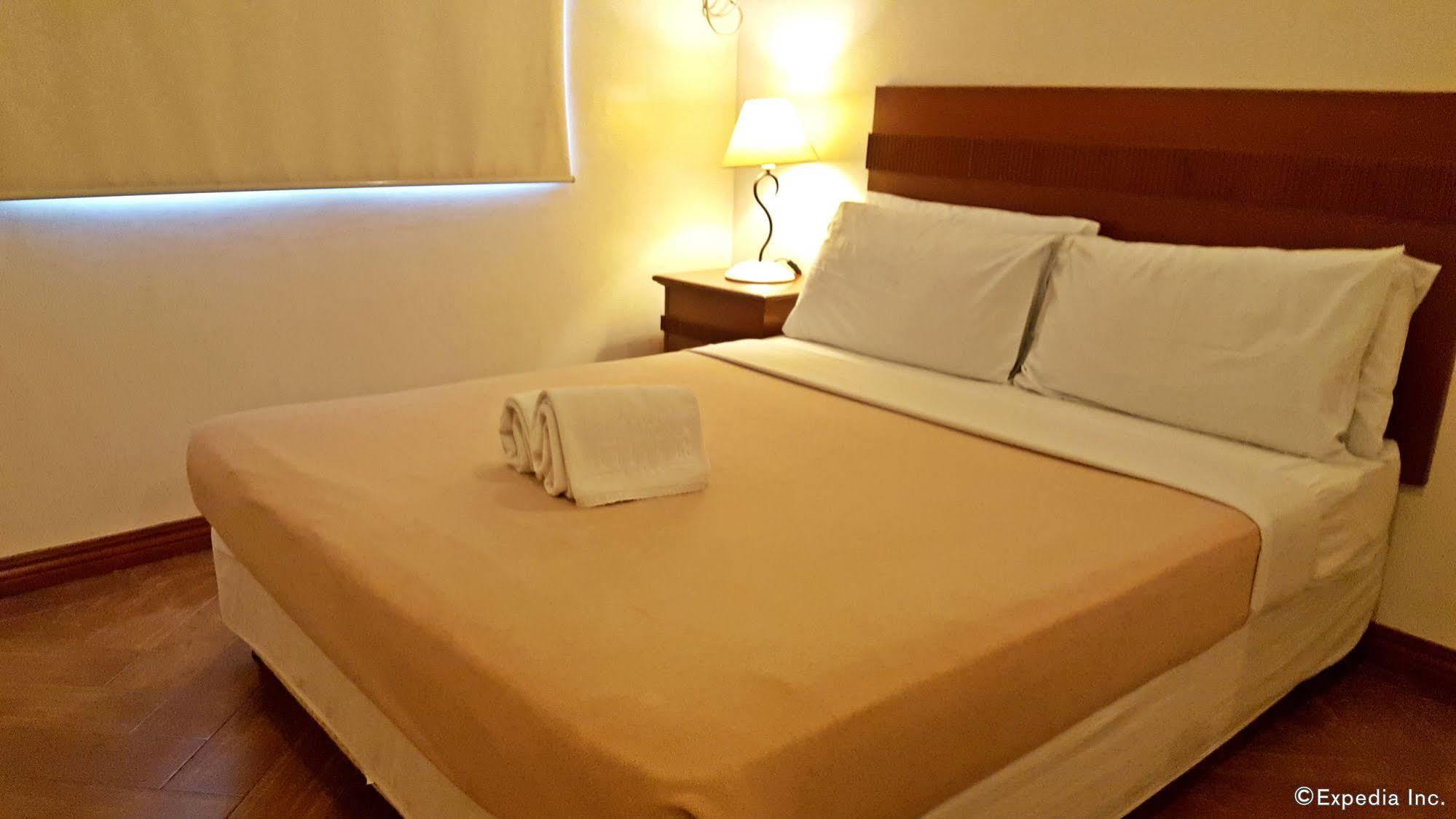 Avitel Hotel Makati City Dış mekan fotoğraf