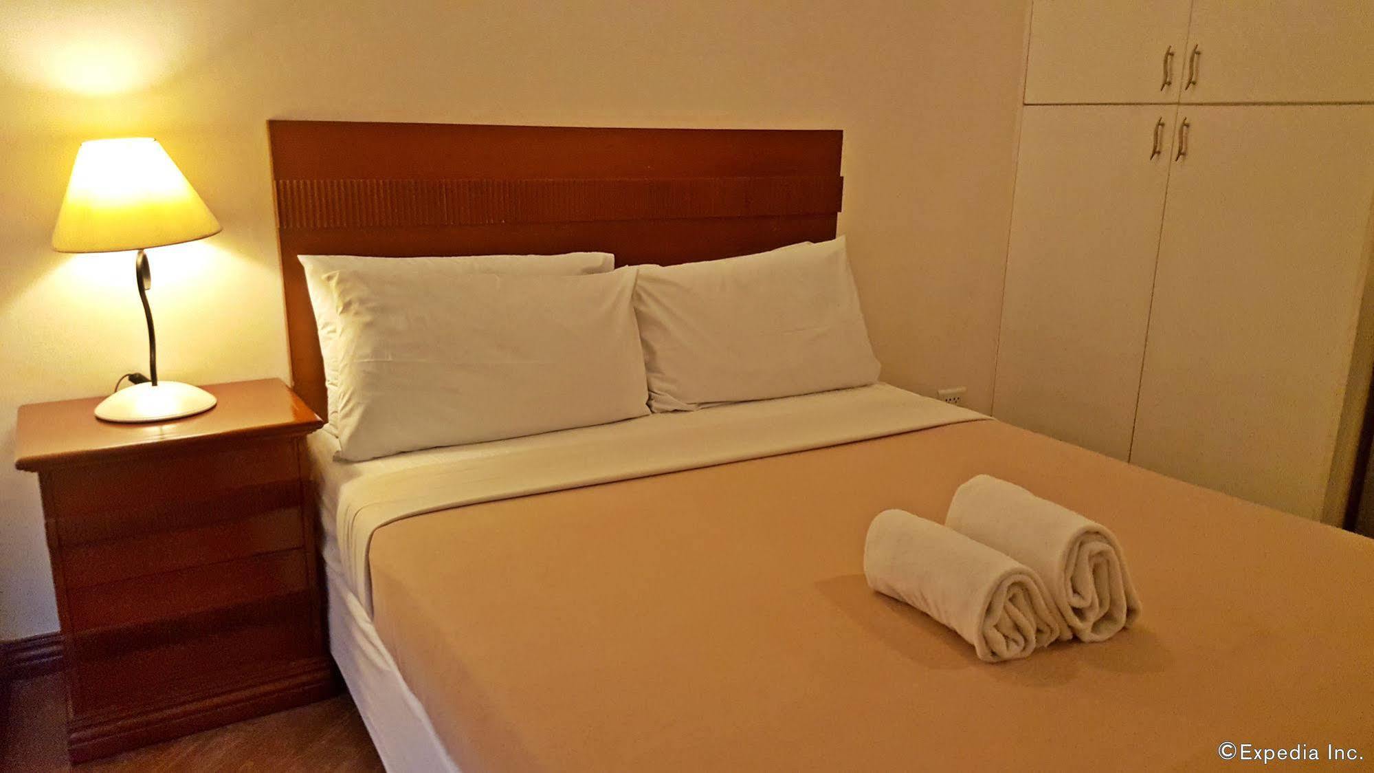 Avitel Hotel Makati City Dış mekan fotoğraf