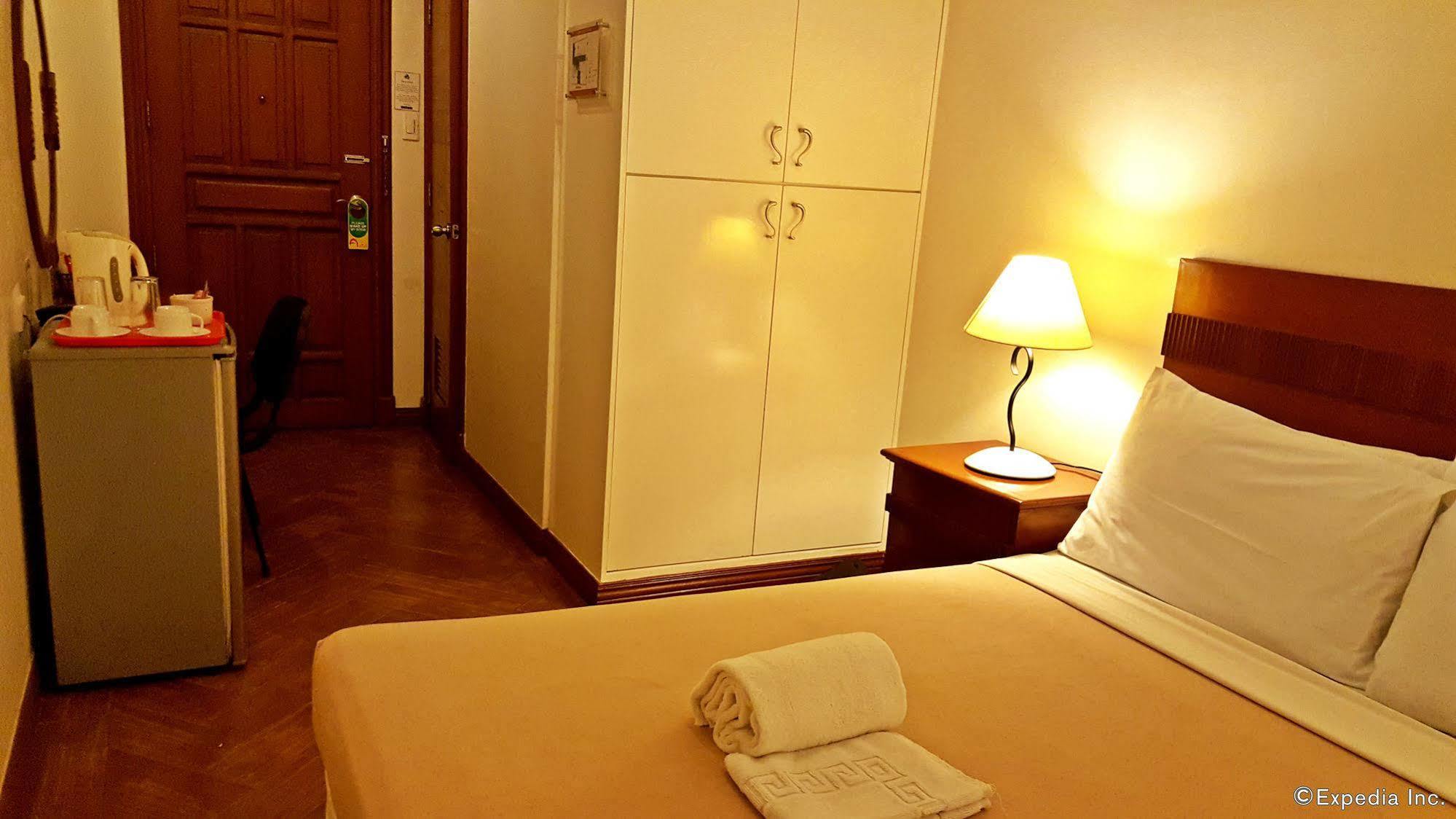 Avitel Hotel Makati City Dış mekan fotoğraf