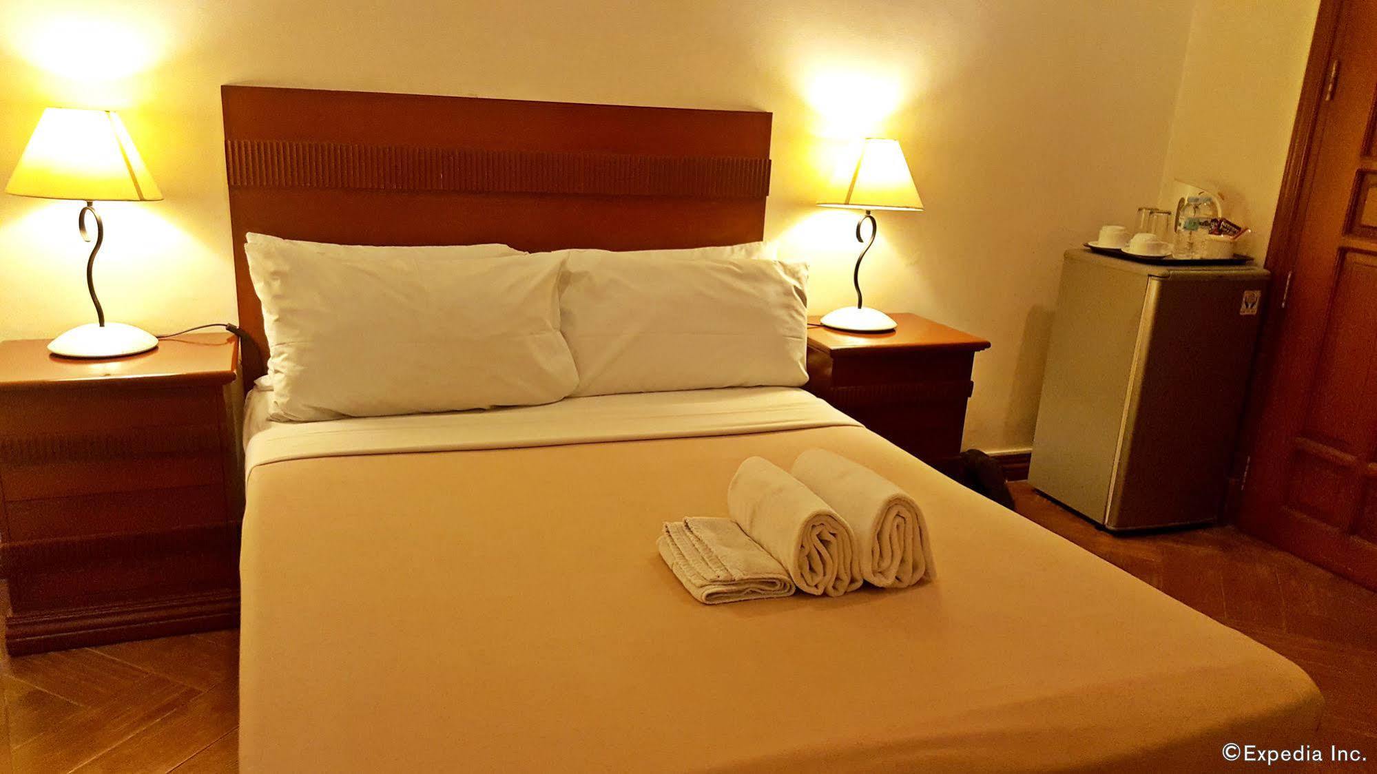 Avitel Hotel Makati City Dış mekan fotoğraf