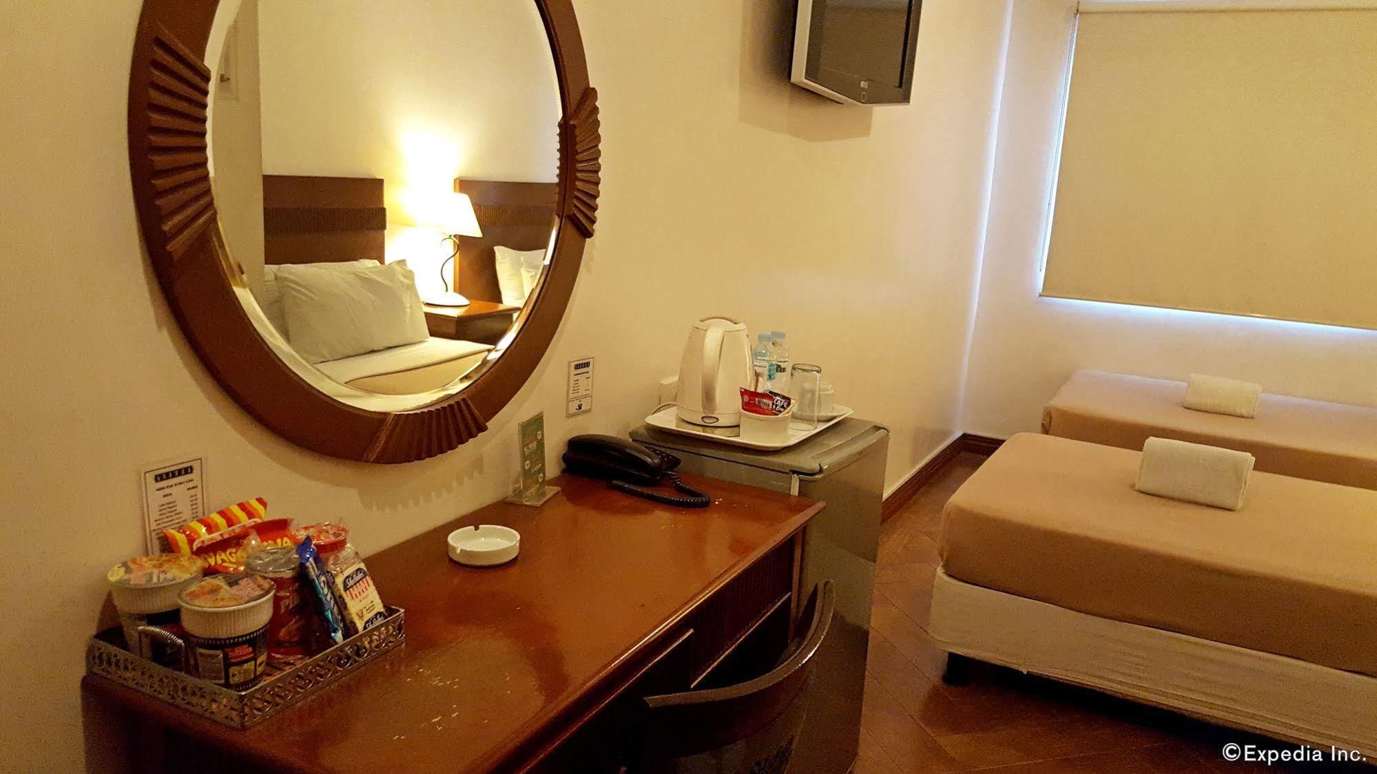 Avitel Hotel Makati City Dış mekan fotoğraf
