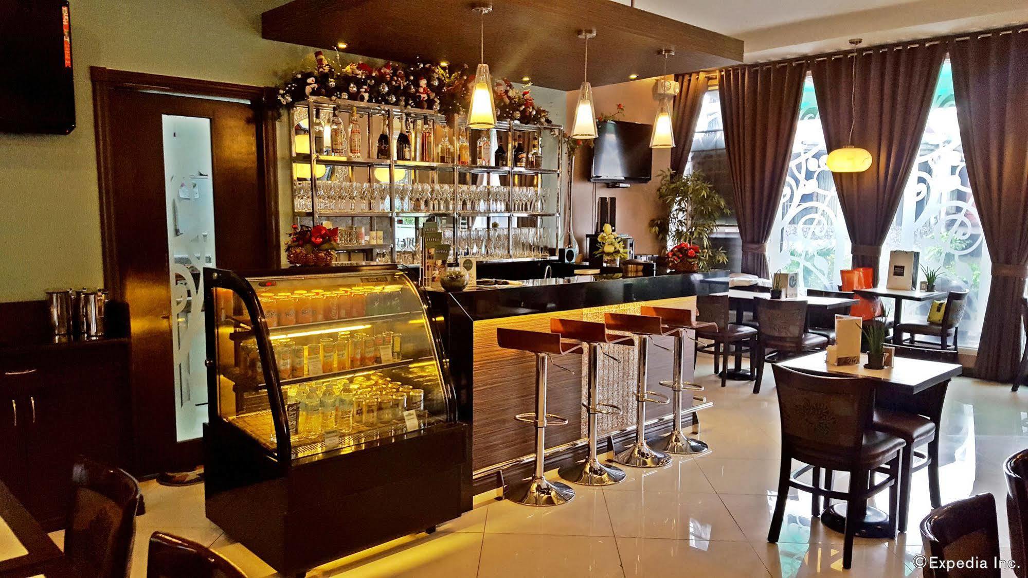 Avitel Hotel Makati City Dış mekan fotoğraf